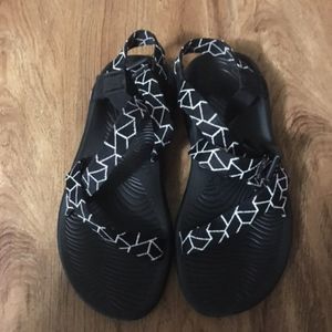 Women's Chaco Z/Volv  Sandals--Geometric Print--Black/White--Size 9W